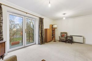 LIVING ROOM- click for photo gallery